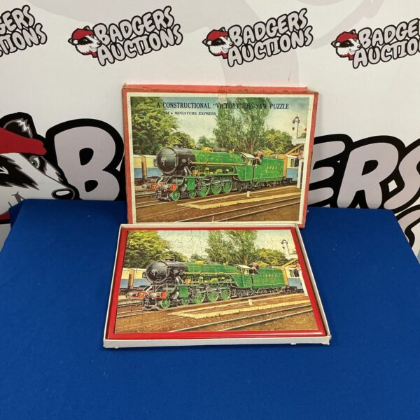 Vintage Victory jigsaw puzzle with 3D relief design.