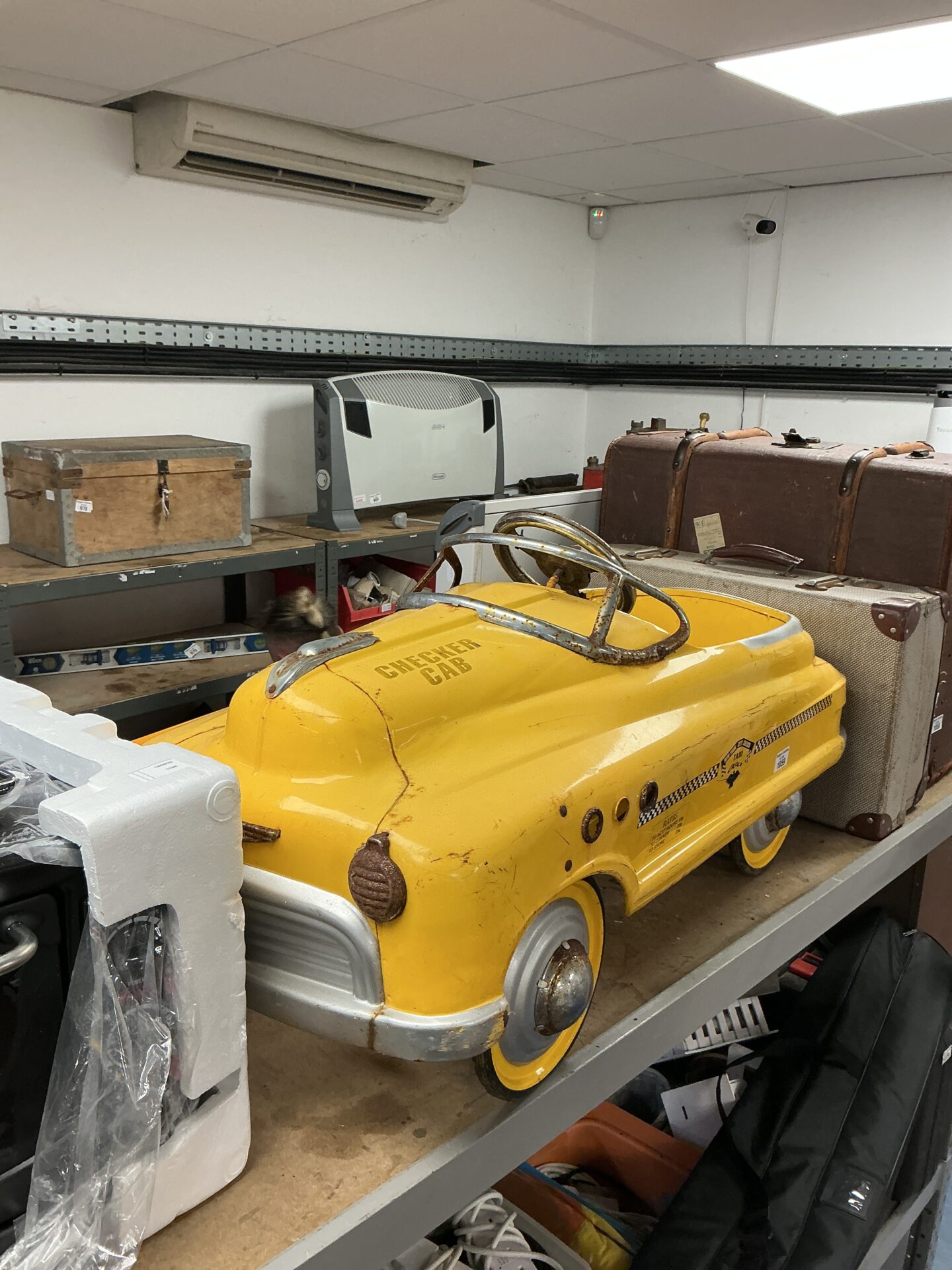 1059 Vintage New York Taxi Peddle car