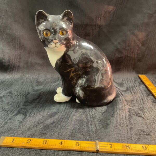 Vintage Winstanley cat figurine, Size 3, black and white glaze.