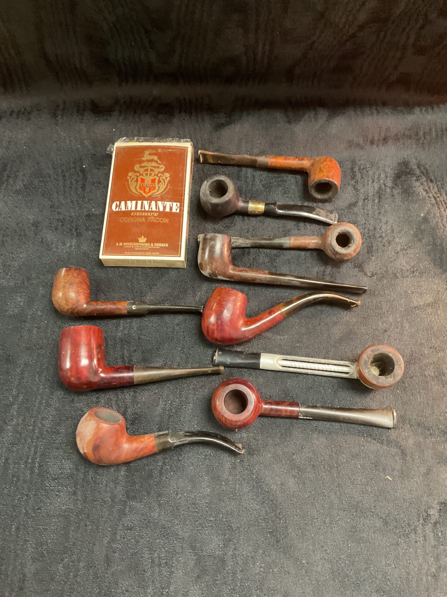 785 Collection of briar pipes and pack of caminante cigars