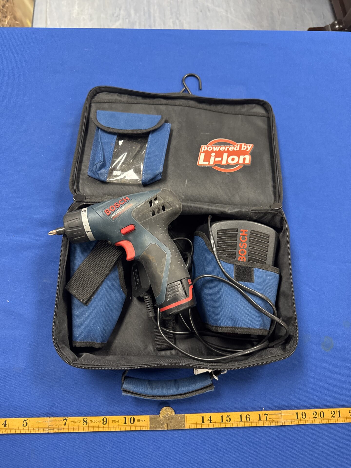 950 Bosch gsr 10,8 v-li cordless screwdriver set – working