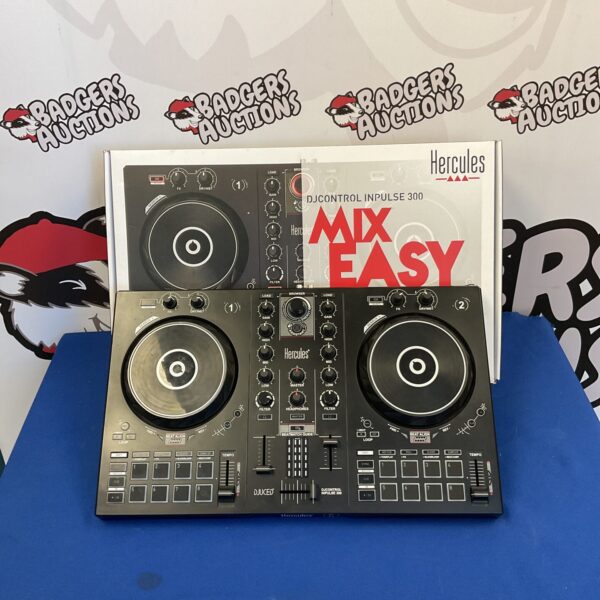 Hercules Inpulse 300 DJ controller, a compact DJ deck for music mixing.