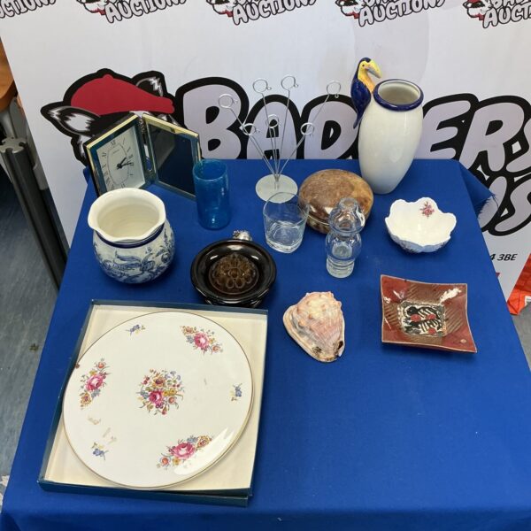 Mixed lot of vintage collectibles including a Royal Worcester cake plate.