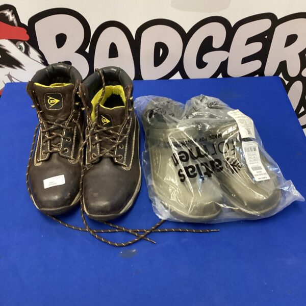 Dunlop size 10 steel toe cap work boots, showing wear.