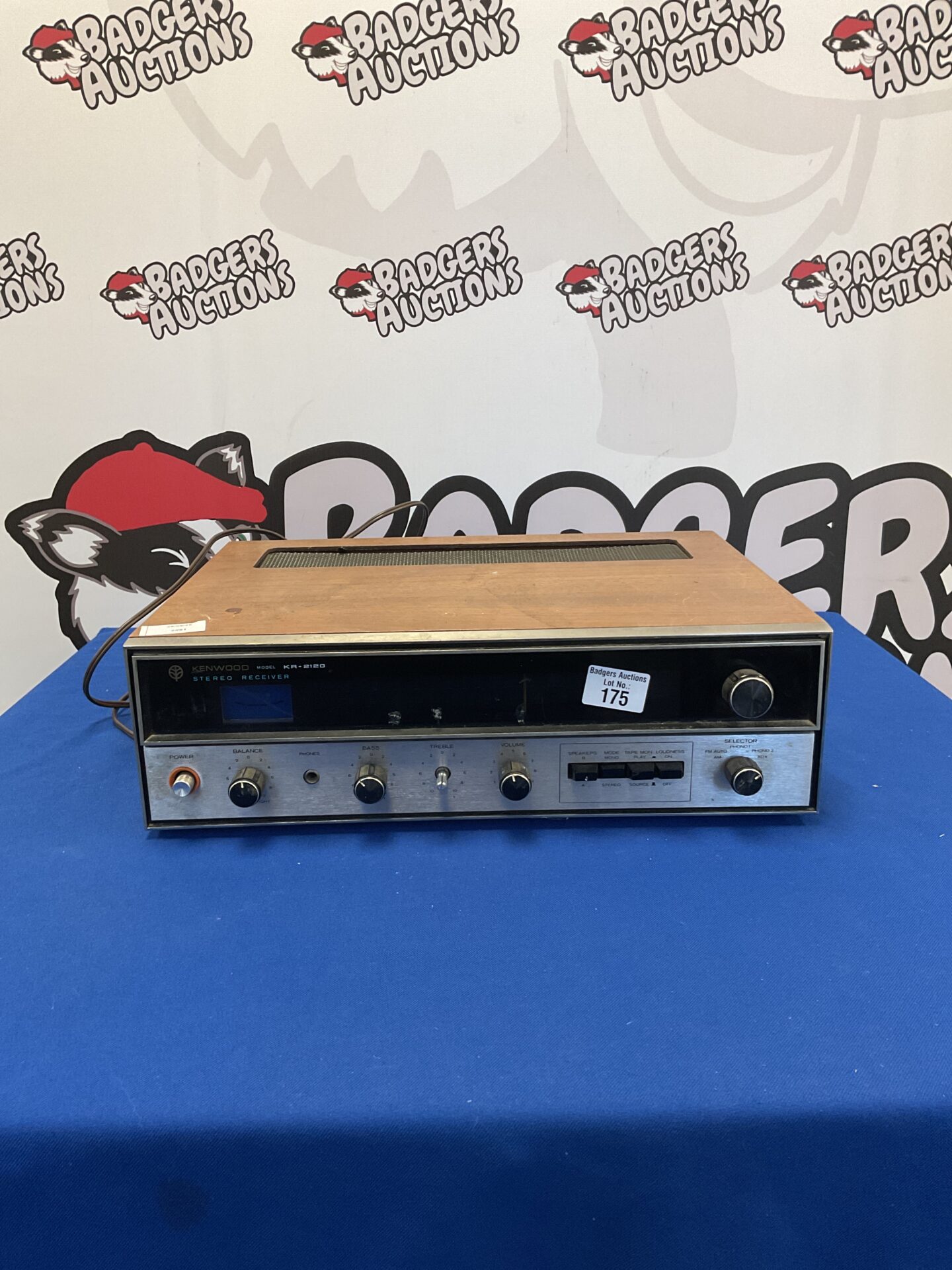 175 Kenwoomodel KR-2120 stereo receiver