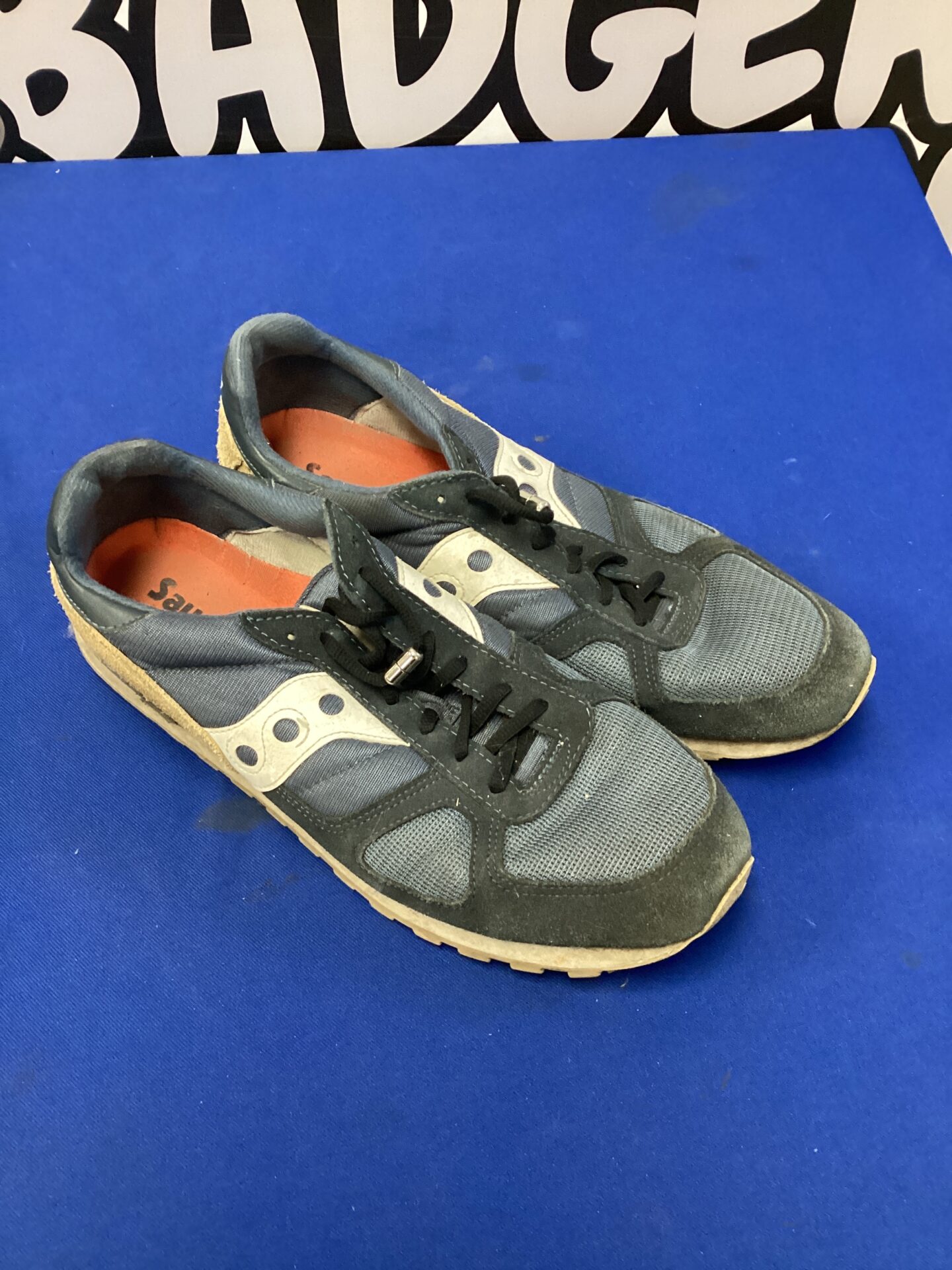 584 Pair of size 13 saucony running shoes