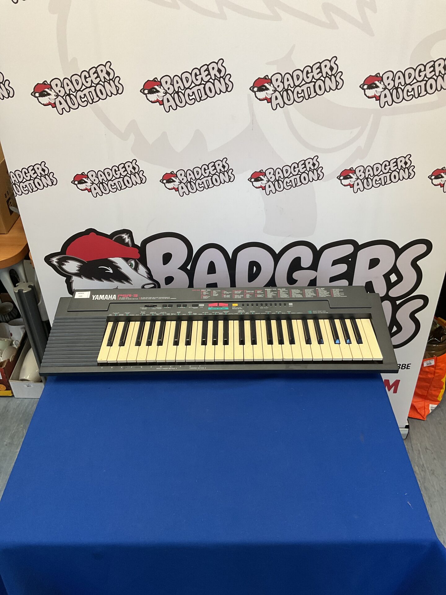 207 Yamaha PSR-3 portable keyboard