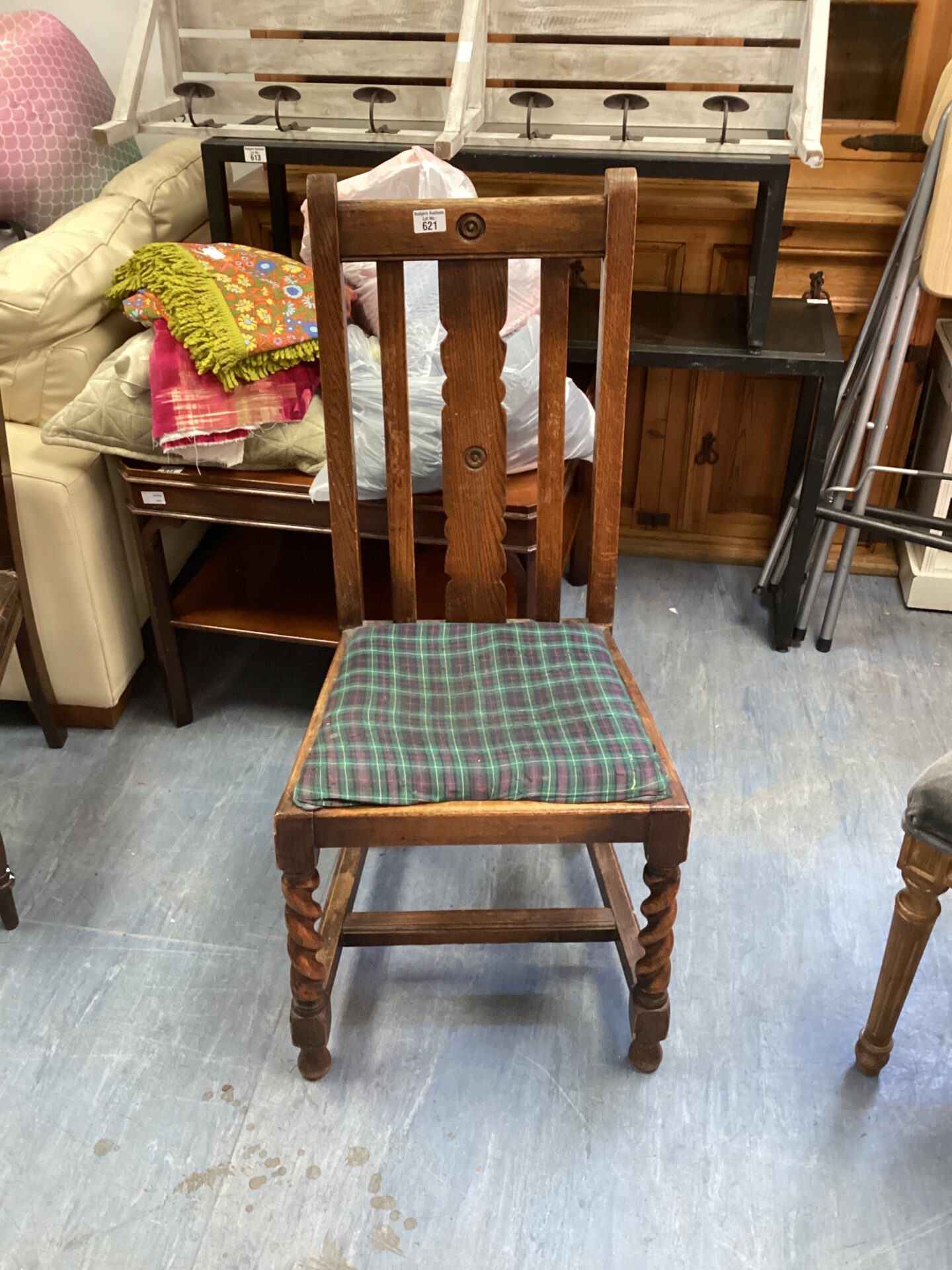 621 Vintage oak spiral leg dining chair