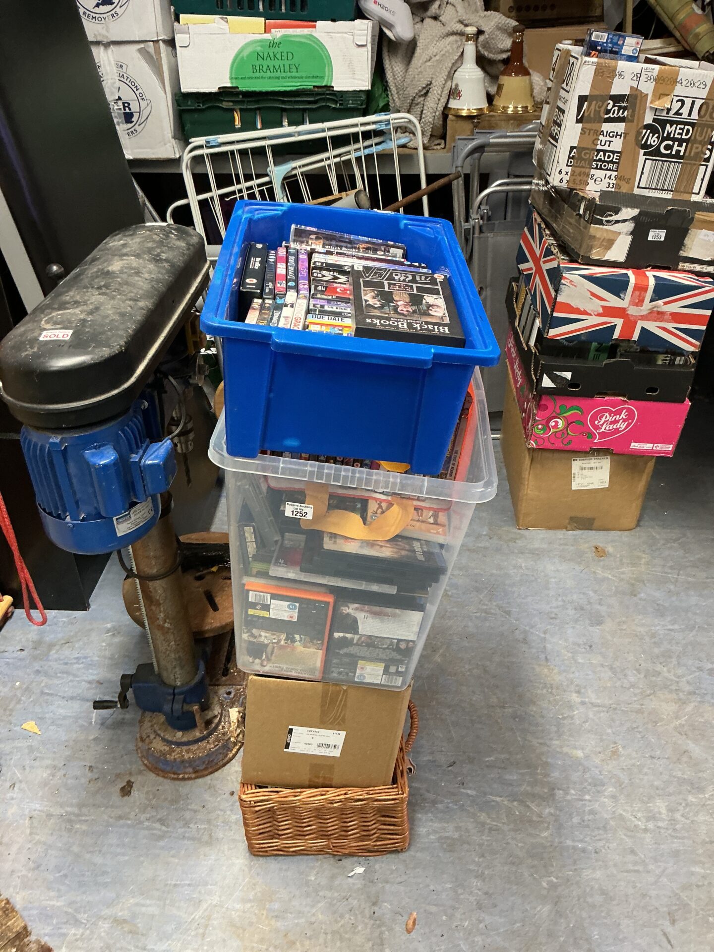 1252 Large quantity of DVDs