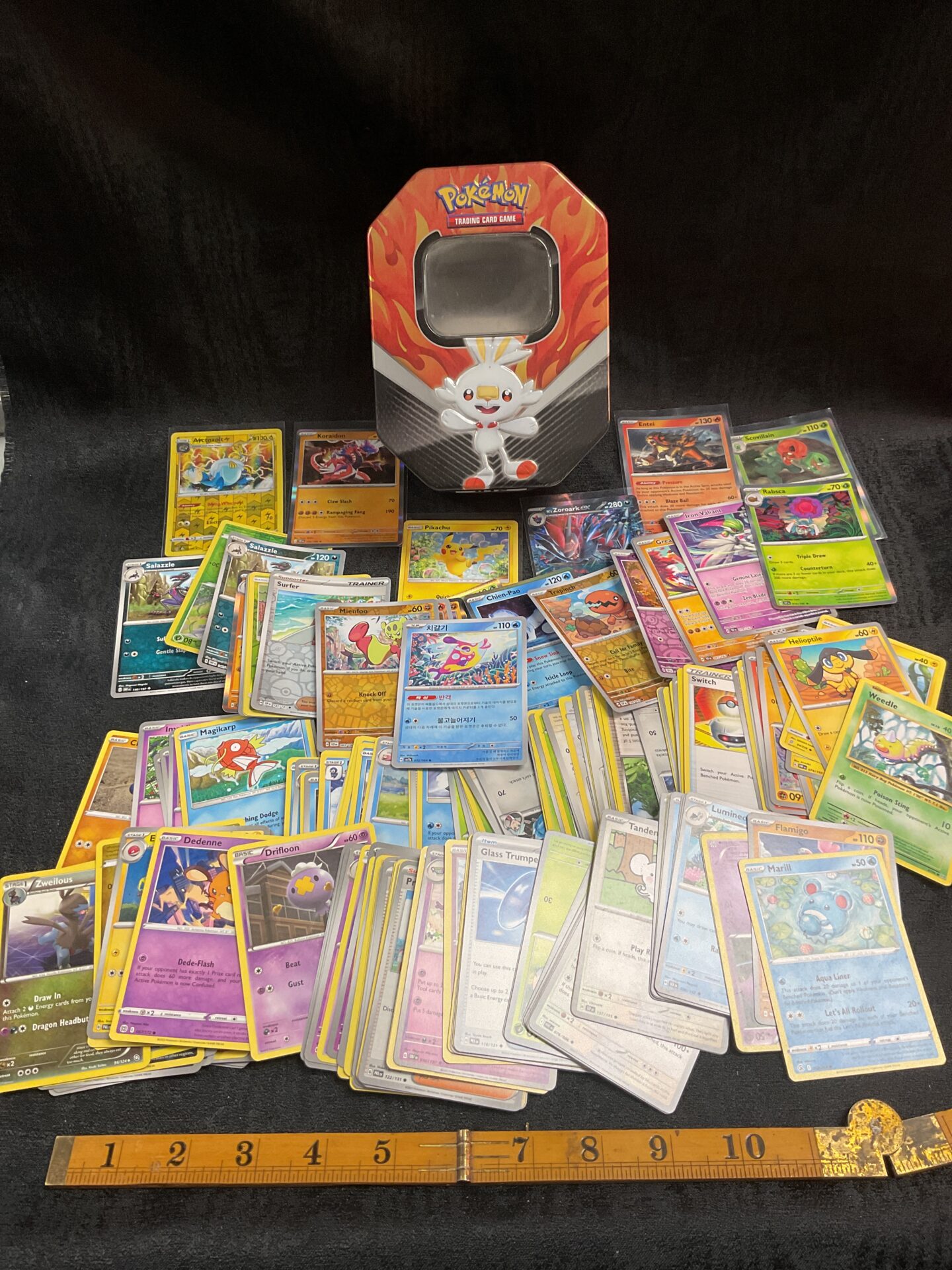 812 Large tin Of Pokemon cards