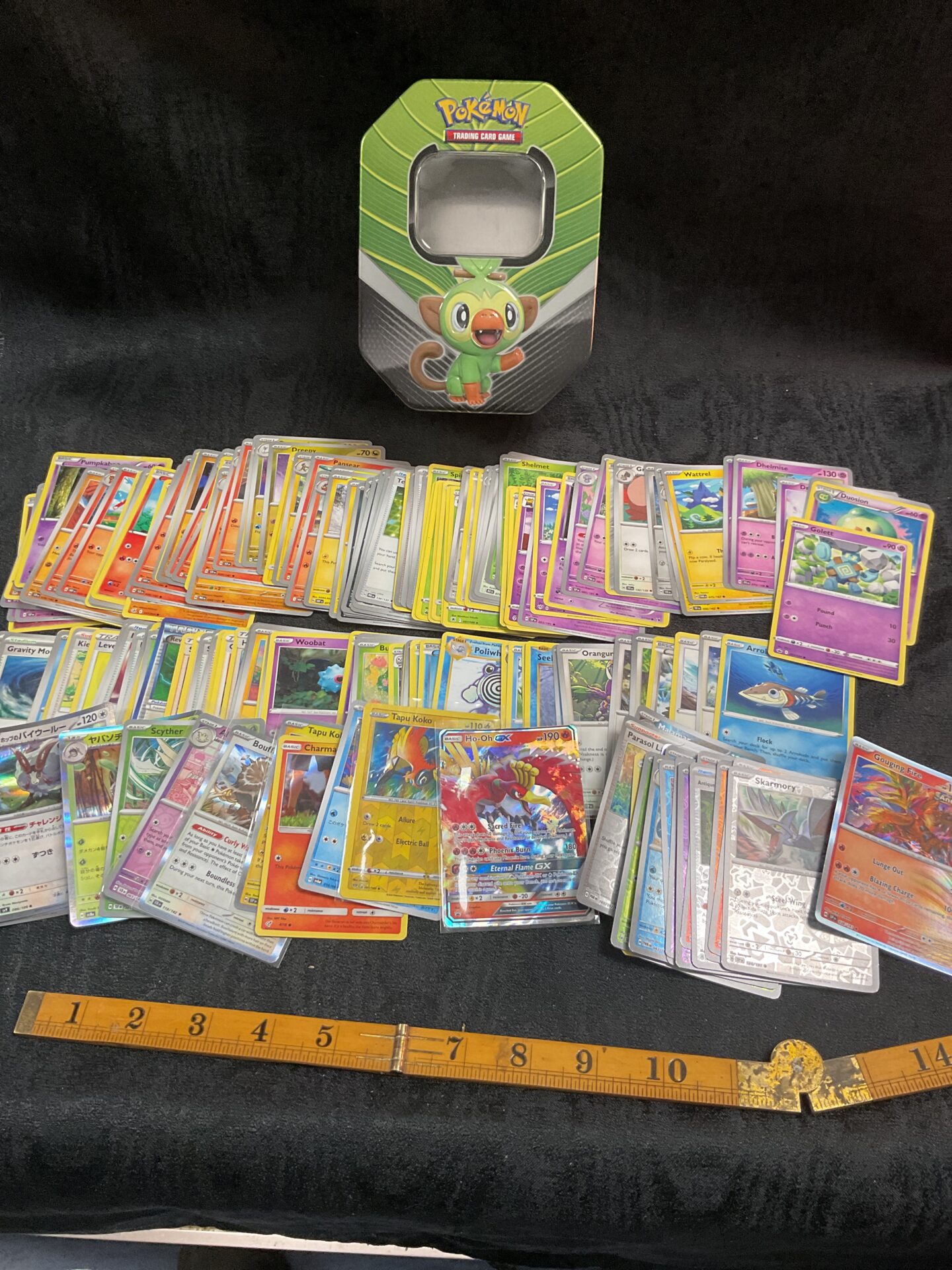 813 Large tin Of Pokemon cards