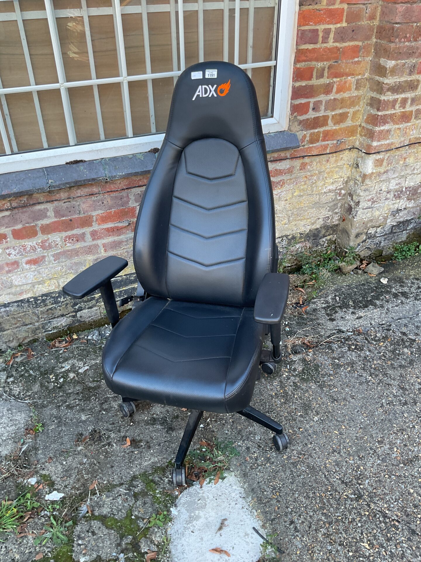 1191 ADX gaming chair seat and arm rest adjustable