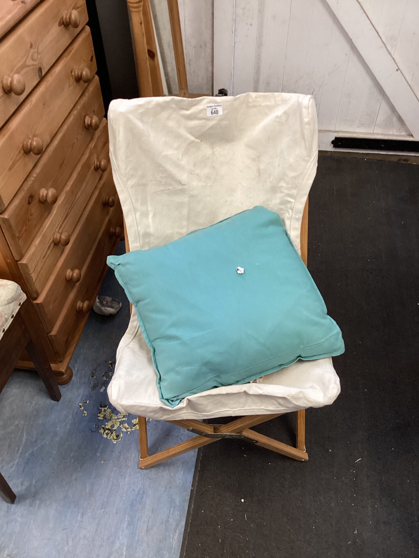 580 Wooden frame folding canvas chair