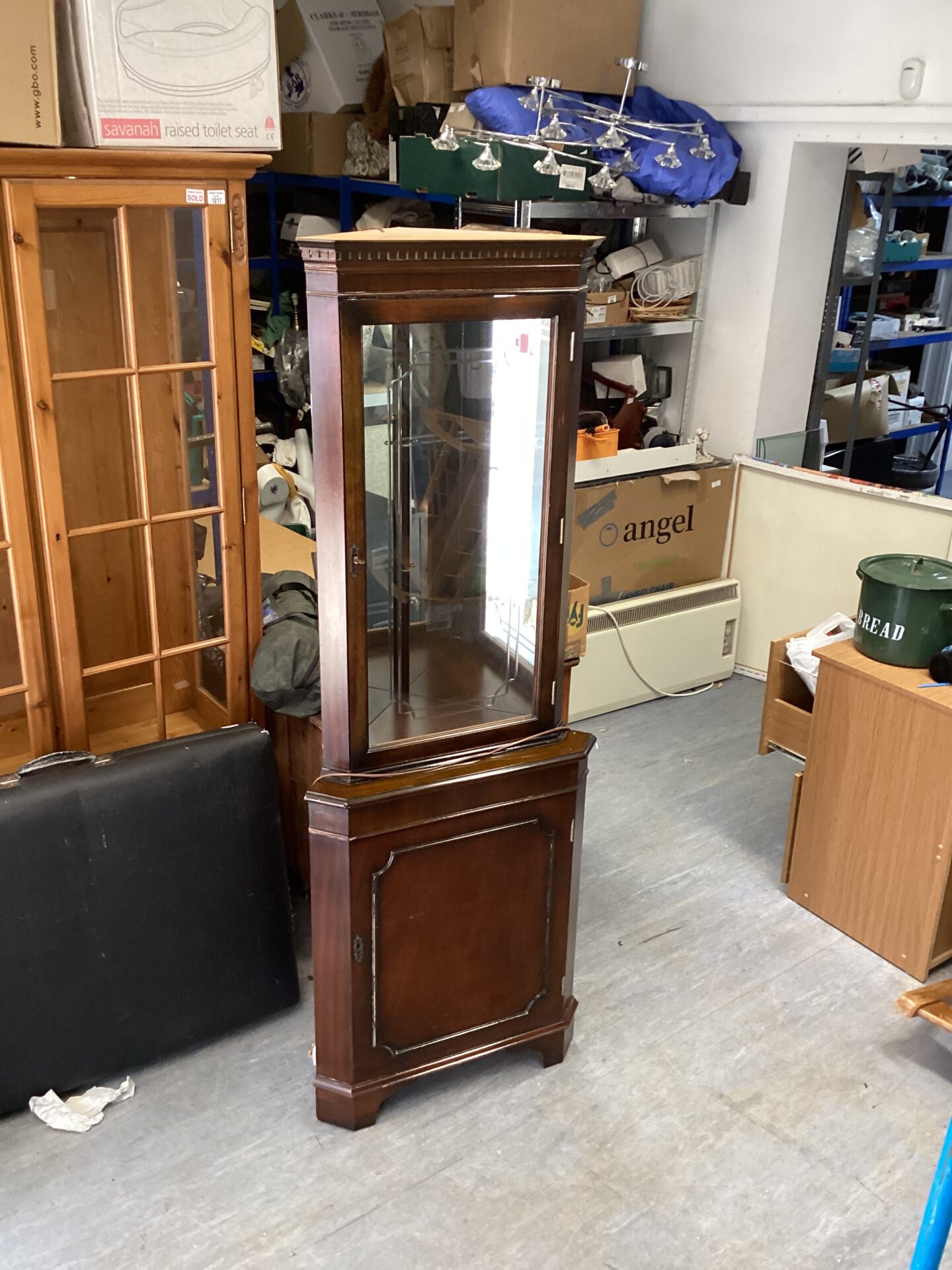 1206 mahogany Corner display cabinet