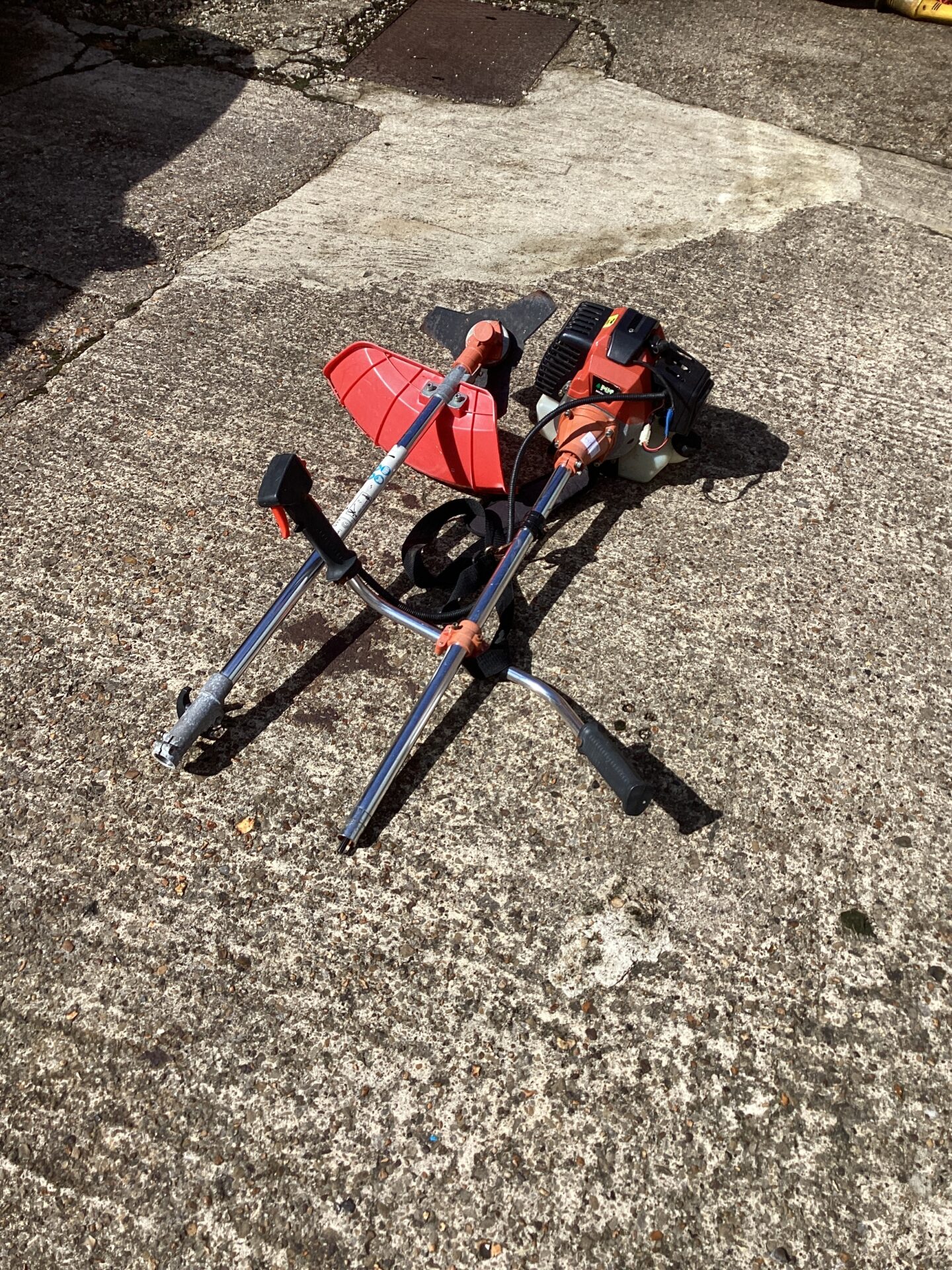 1143 Petrol Bush Cutter