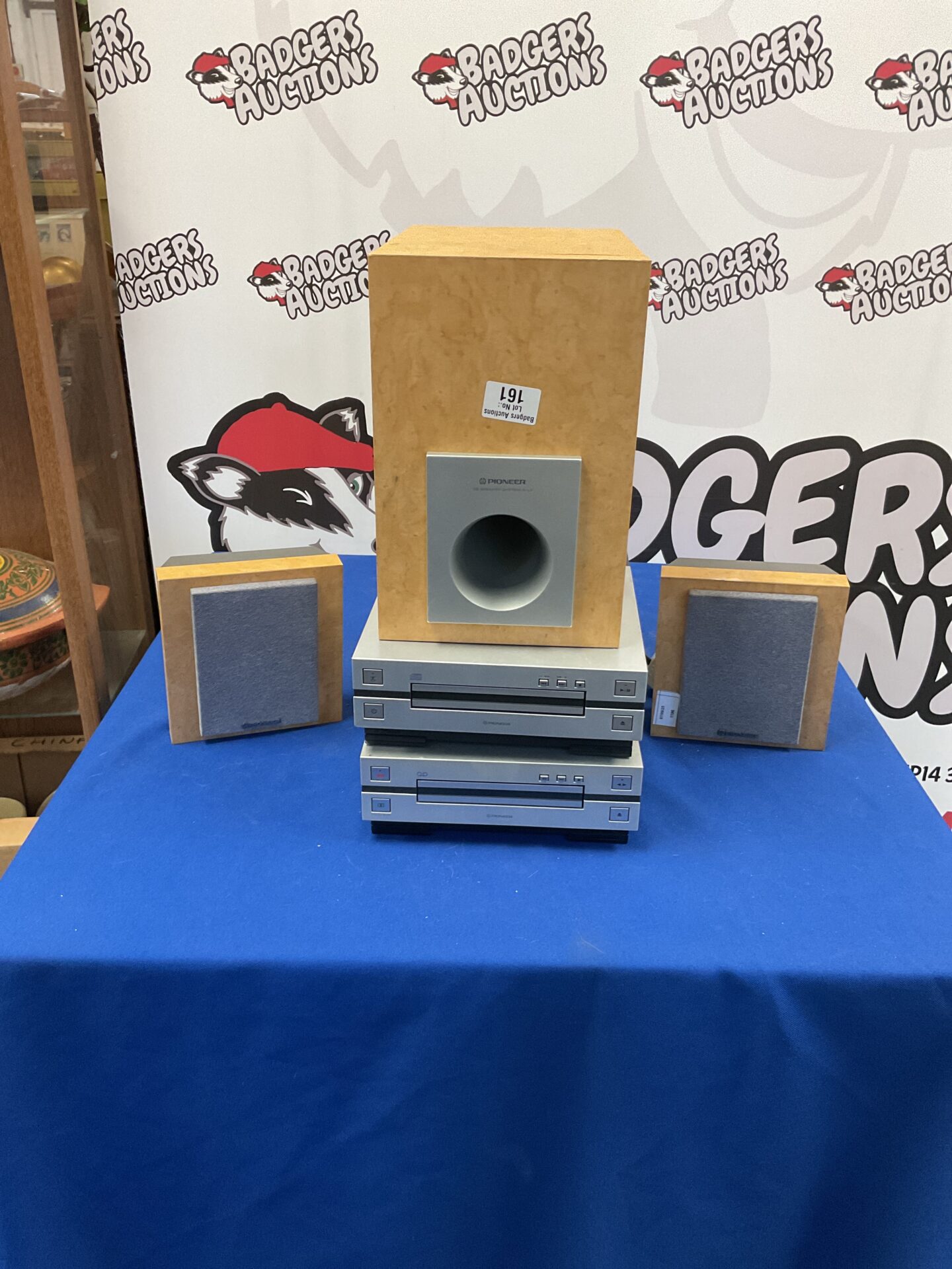 161 Pioneer 3D speaker system S-L7 and stereo cassette deck