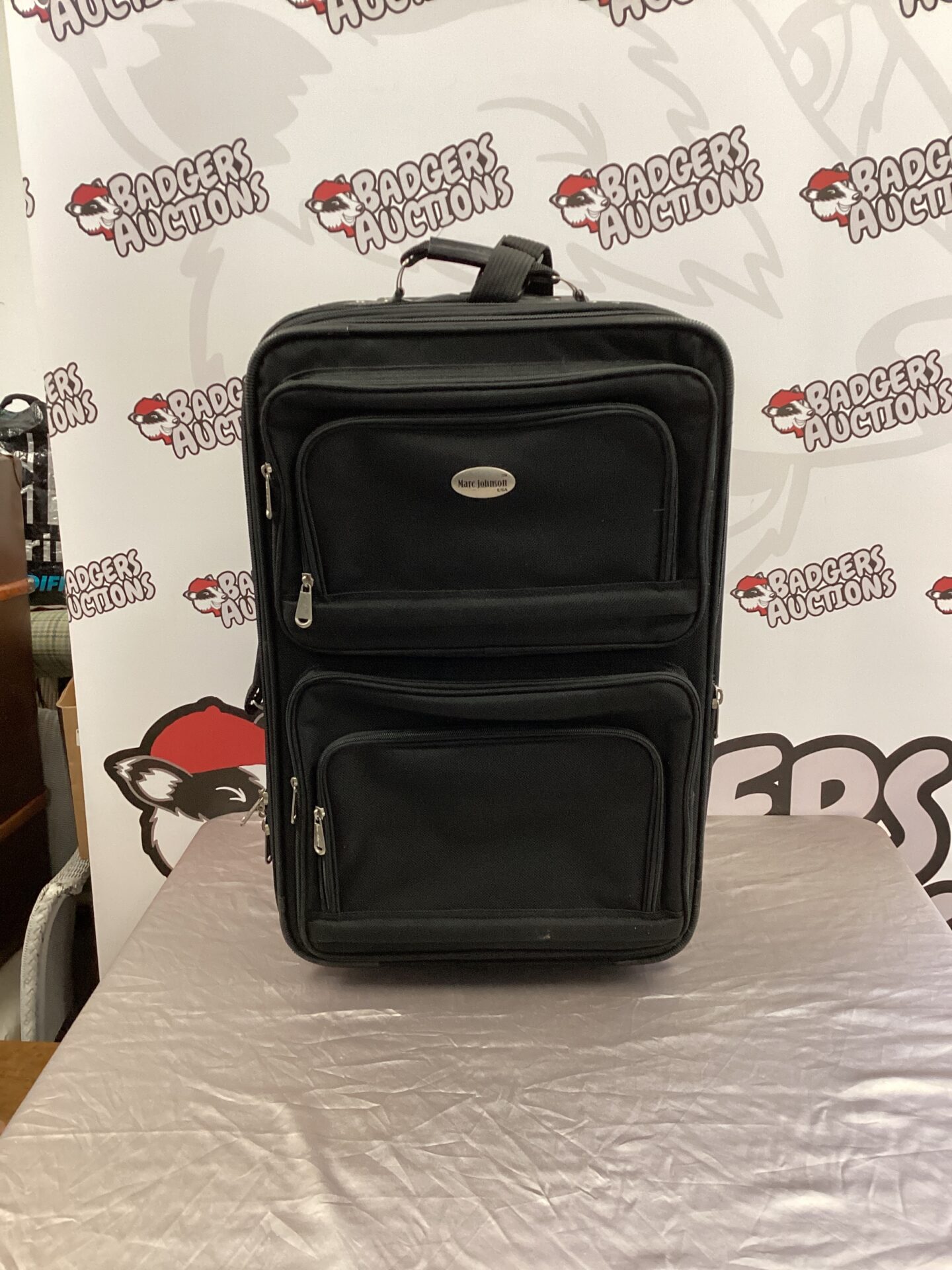 535 Marc johnson usa suitcase with wheels & extendable handle