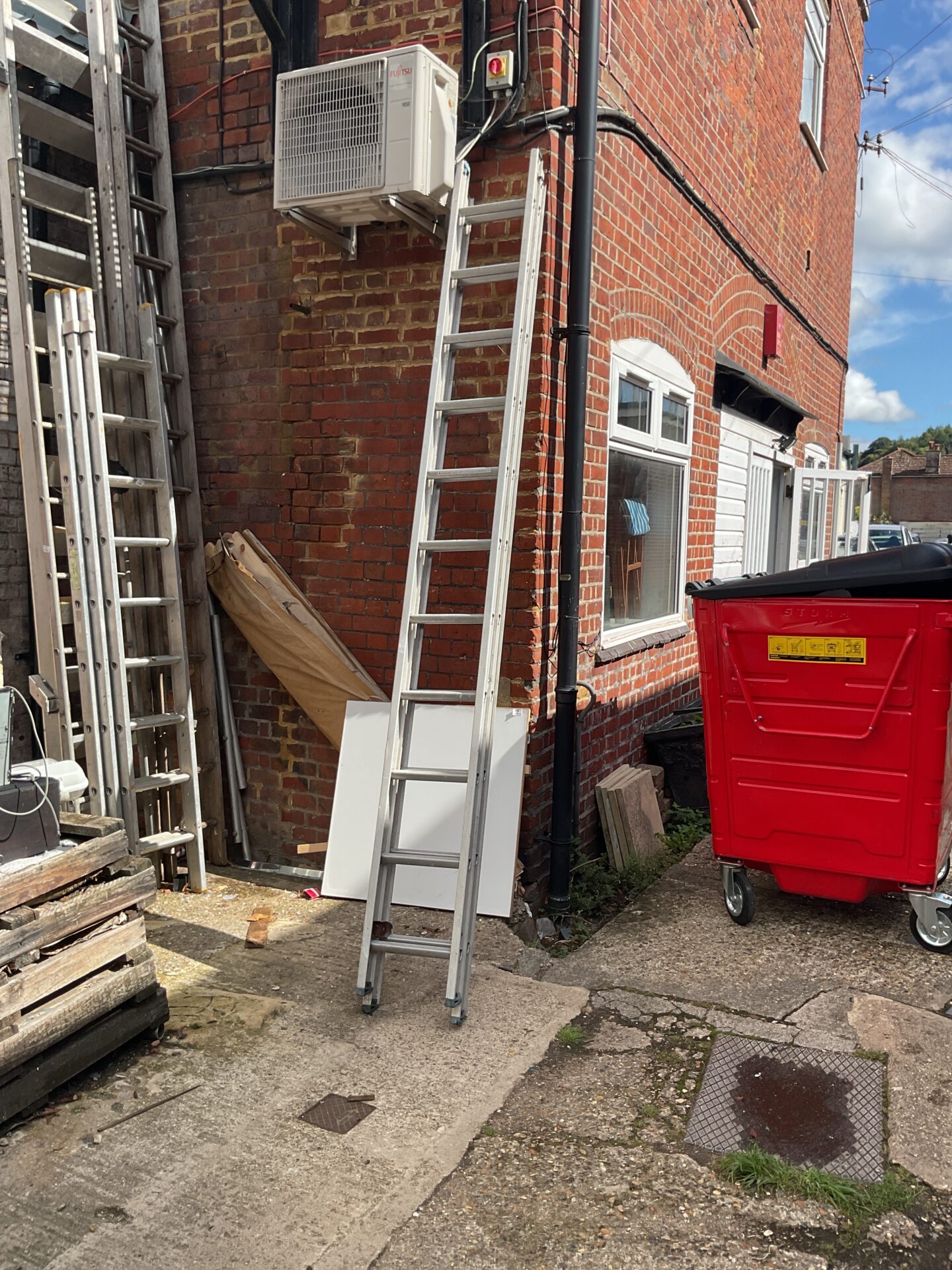 1171 Aluminium 10’ extending ladder