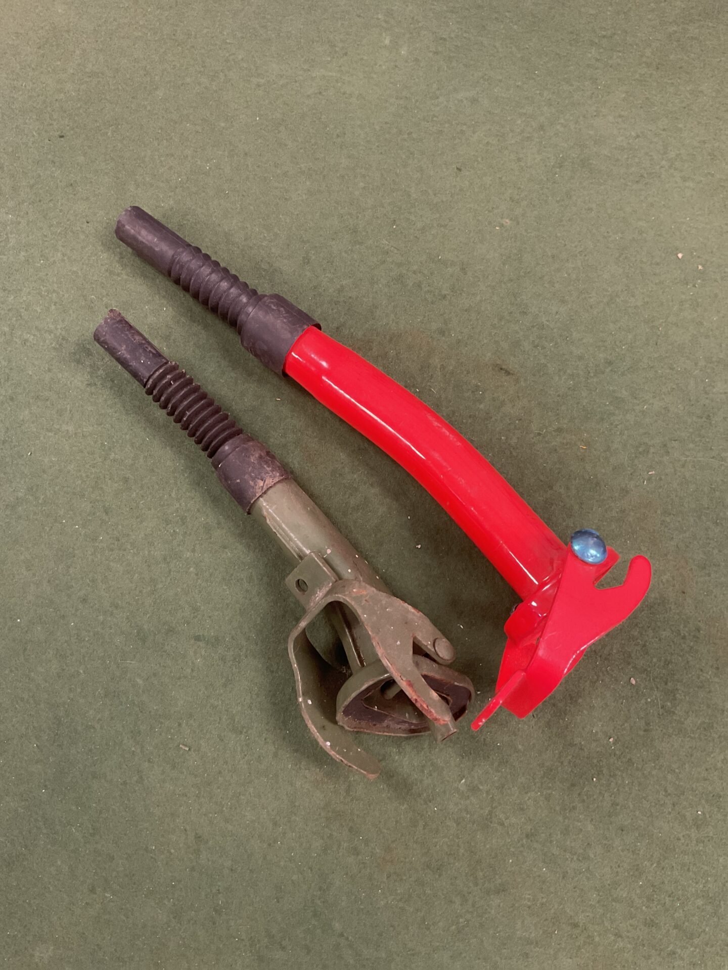 901 Two Jerry Can Filler Spouts