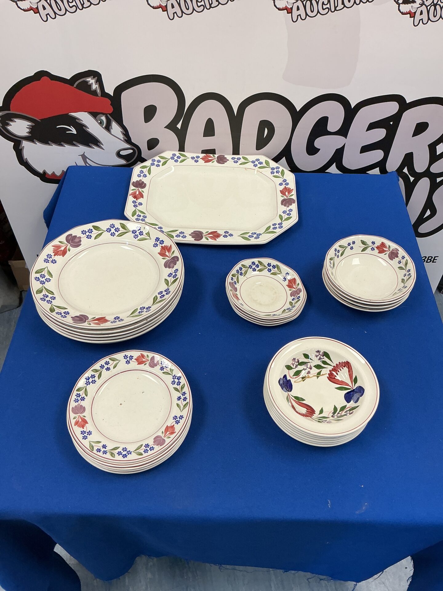 359 Selection of Old Colonial Dinner service