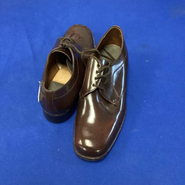 Classic size 9 Saxone brown leather shoes for men.