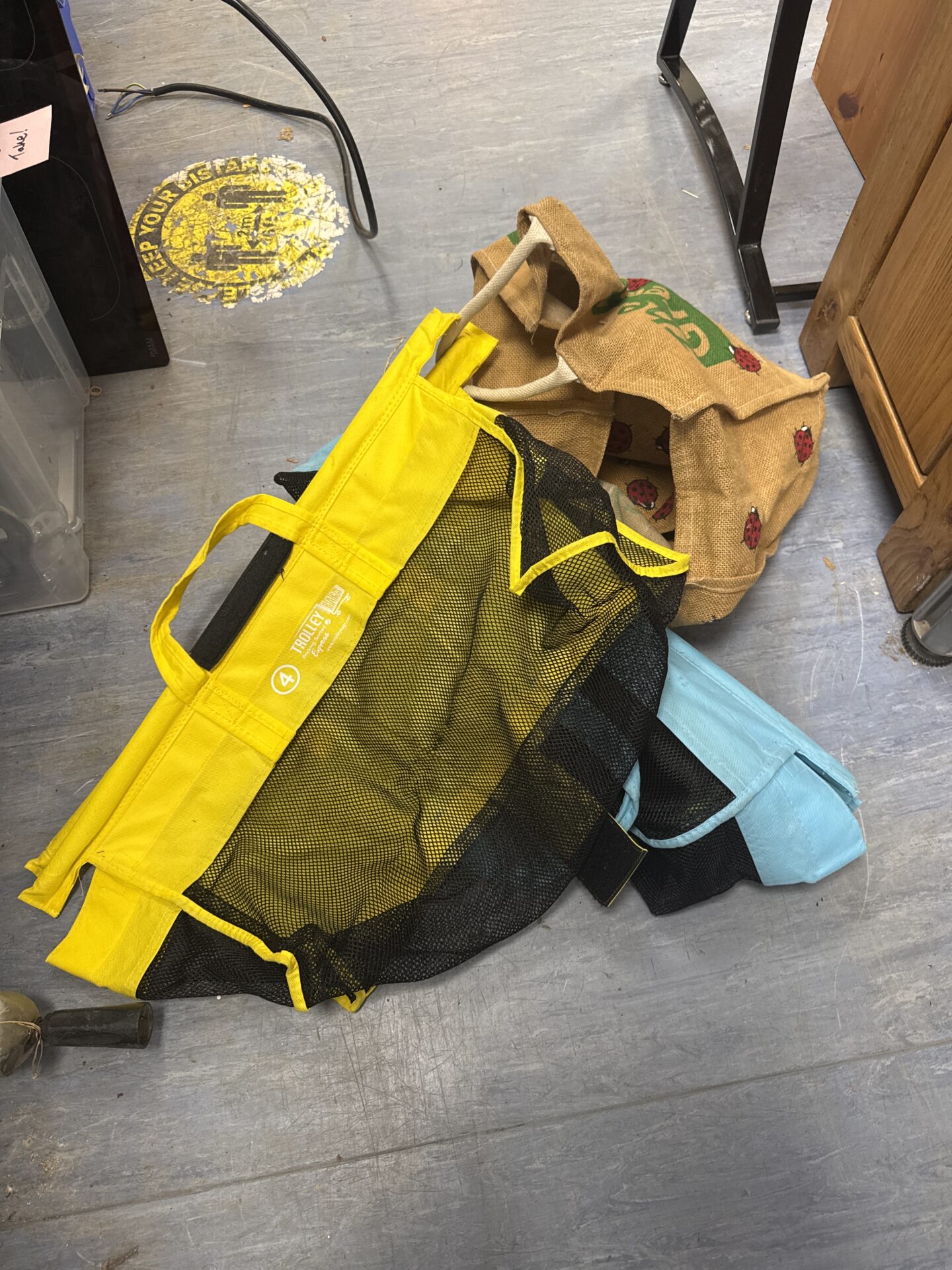 1132 Bundle of canvas bags & shopping trolley organisers