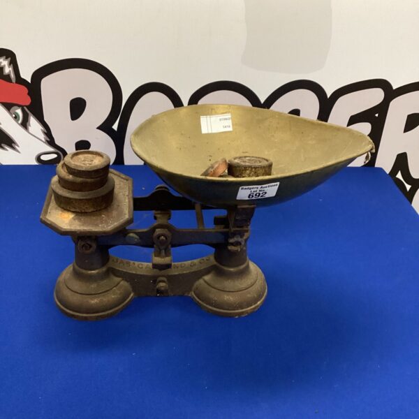Vintage Carland kitchen scales with two pans and cast iron base.
