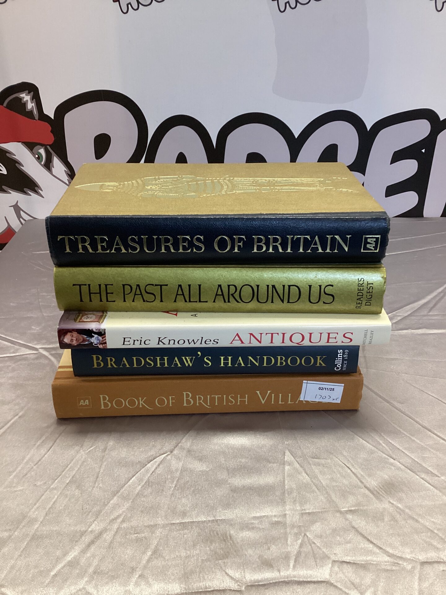 554 Bundle of historical & reference books inceric knowles antiques & bradshaws handbook