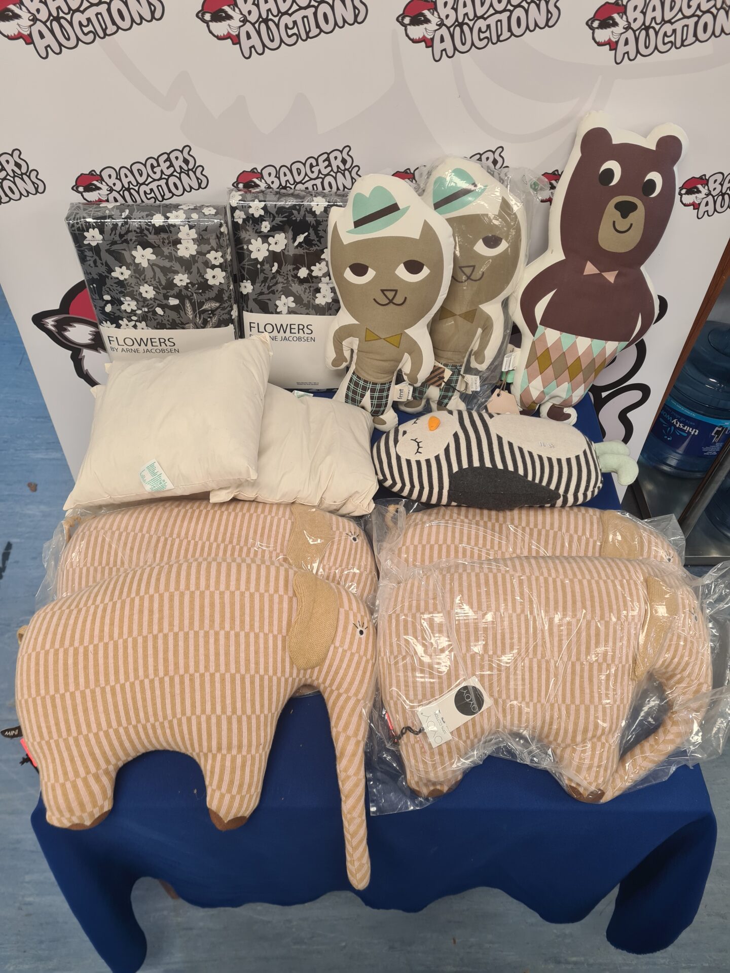416 Two Arne Jacobsen Flowers Baby Blankets With A Large Selection Of Cushions Inc OYOY And Ferm