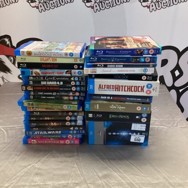 Blu-ray movie collection lot including Lord of the Rings and Hitchcock films.
