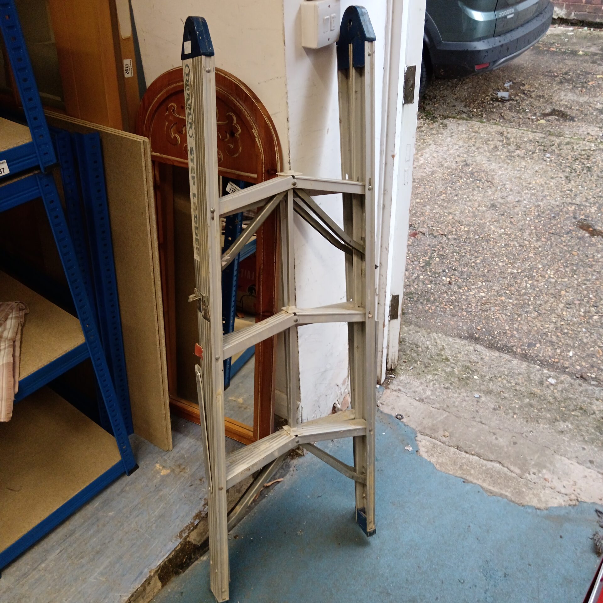 1193 Draper folding step ladder