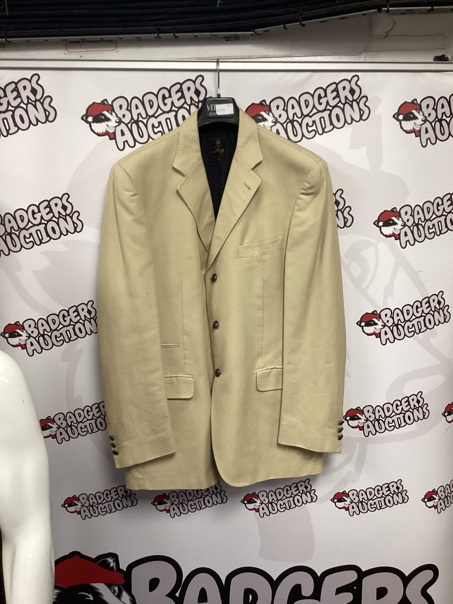599 Fay travel jacket size unknown