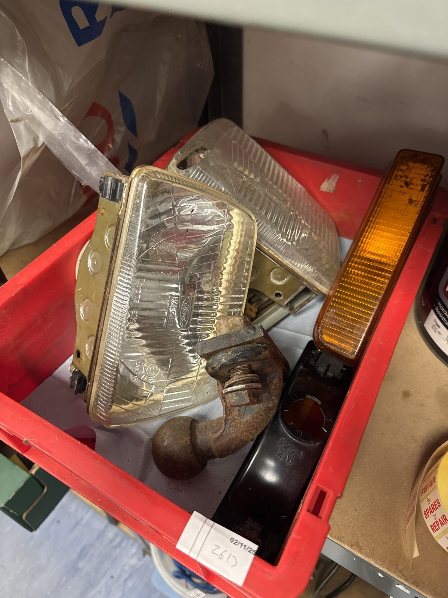 1095 Tray of mk1 ford fiesta parts – one headlamp glass broken in corner