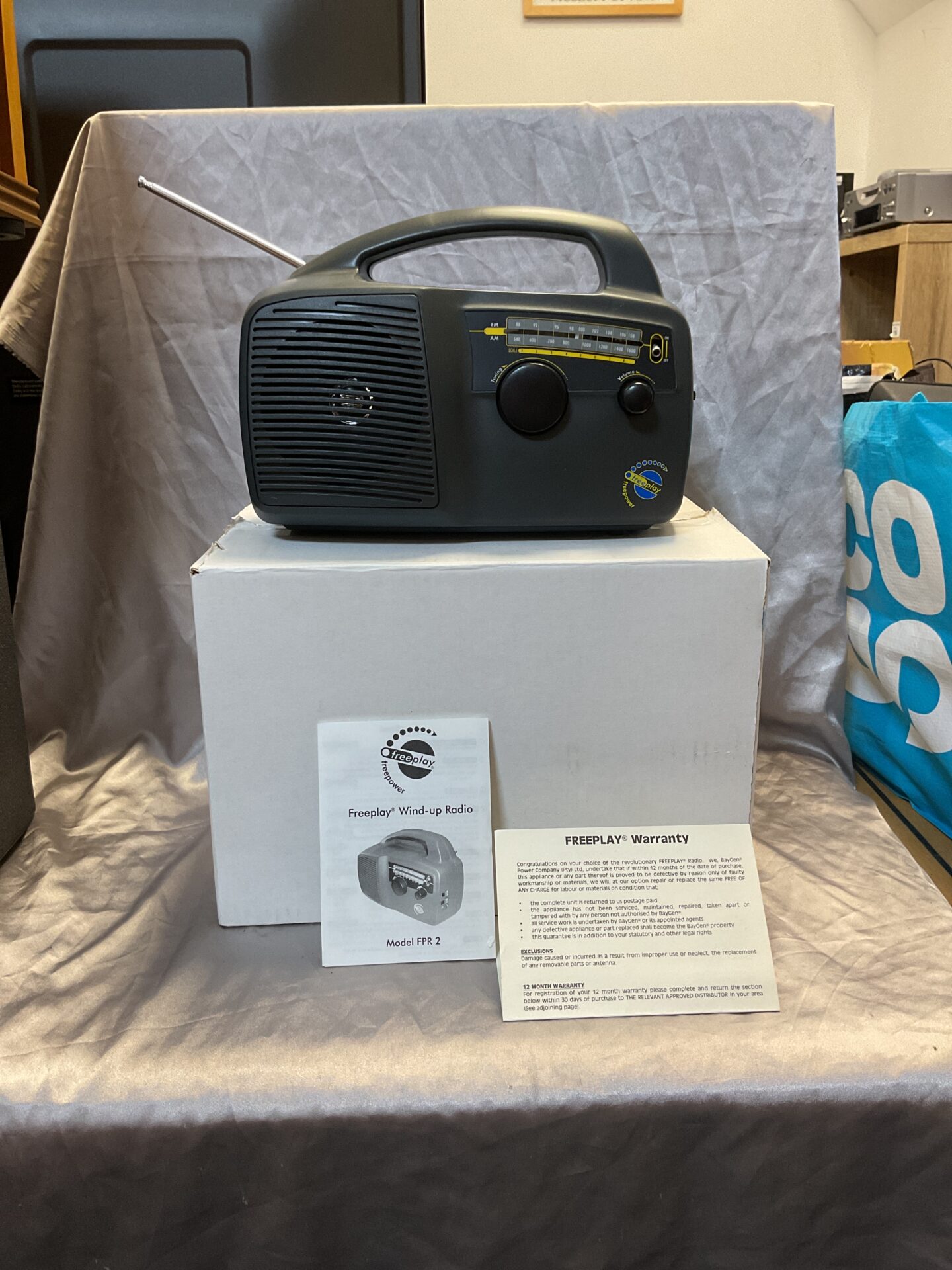 216 Freeplay Freepower Wind Up Radio Model FPR 2 Working