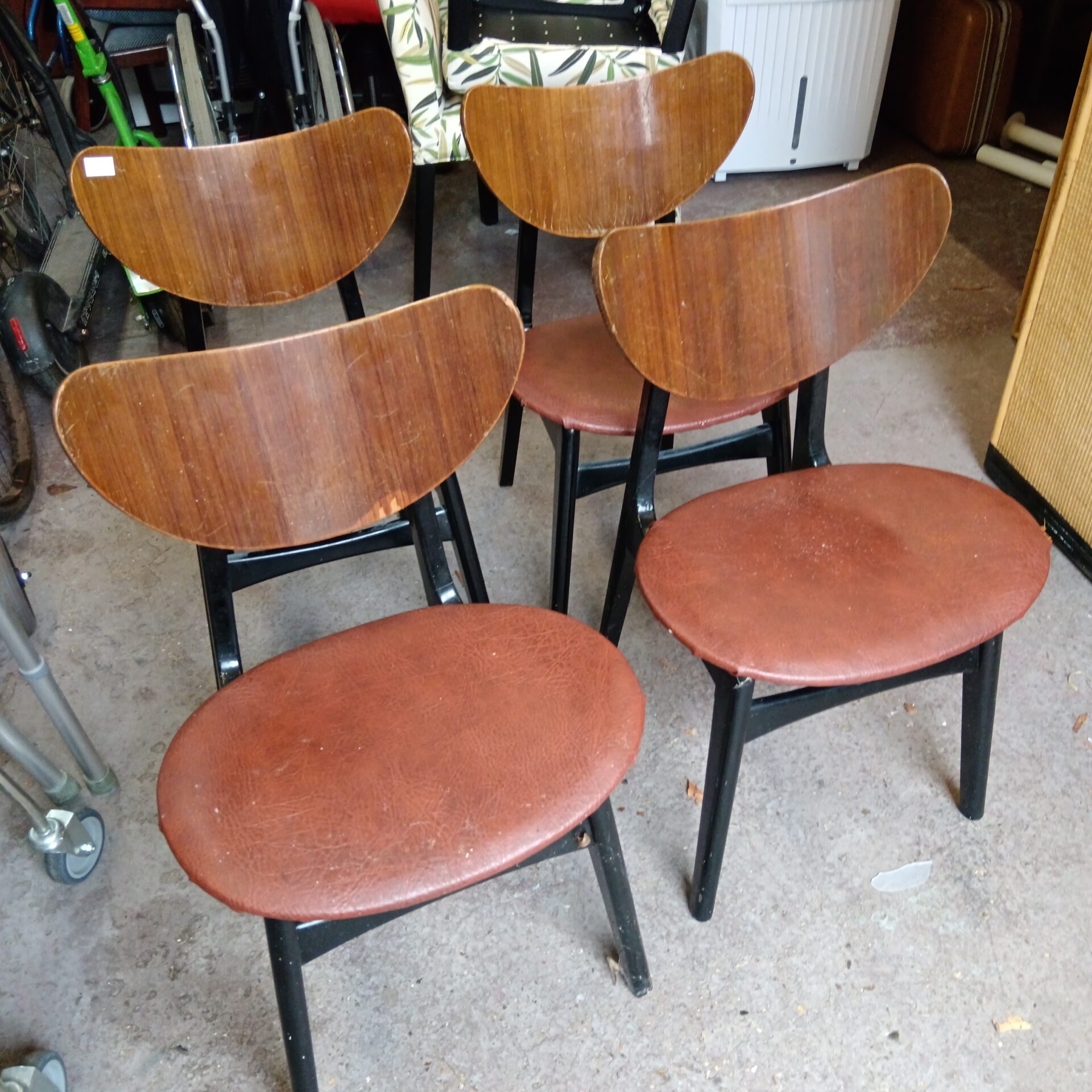 1307 Set of 4 vintage g-plan dining chairs