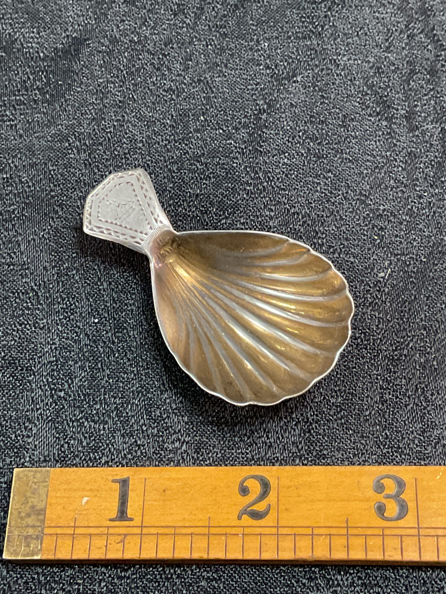 1003 Hallmarked Silver Georgian Caddy Spoon 10.2g