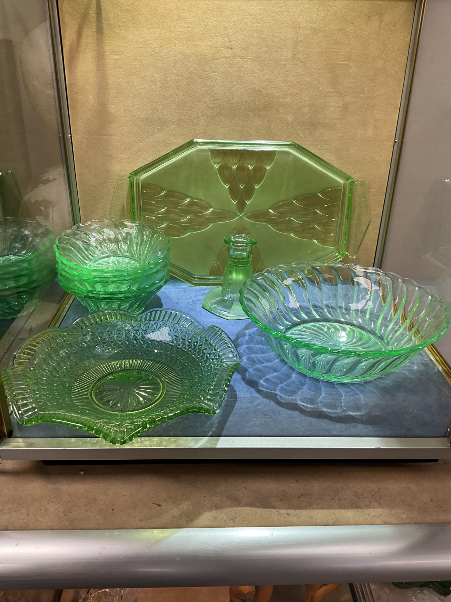 944 selection of green glassware and other glassware