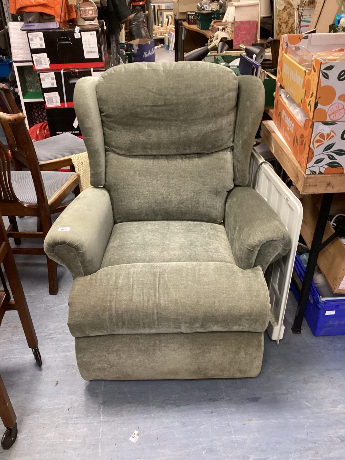 662 Green recliner armchair