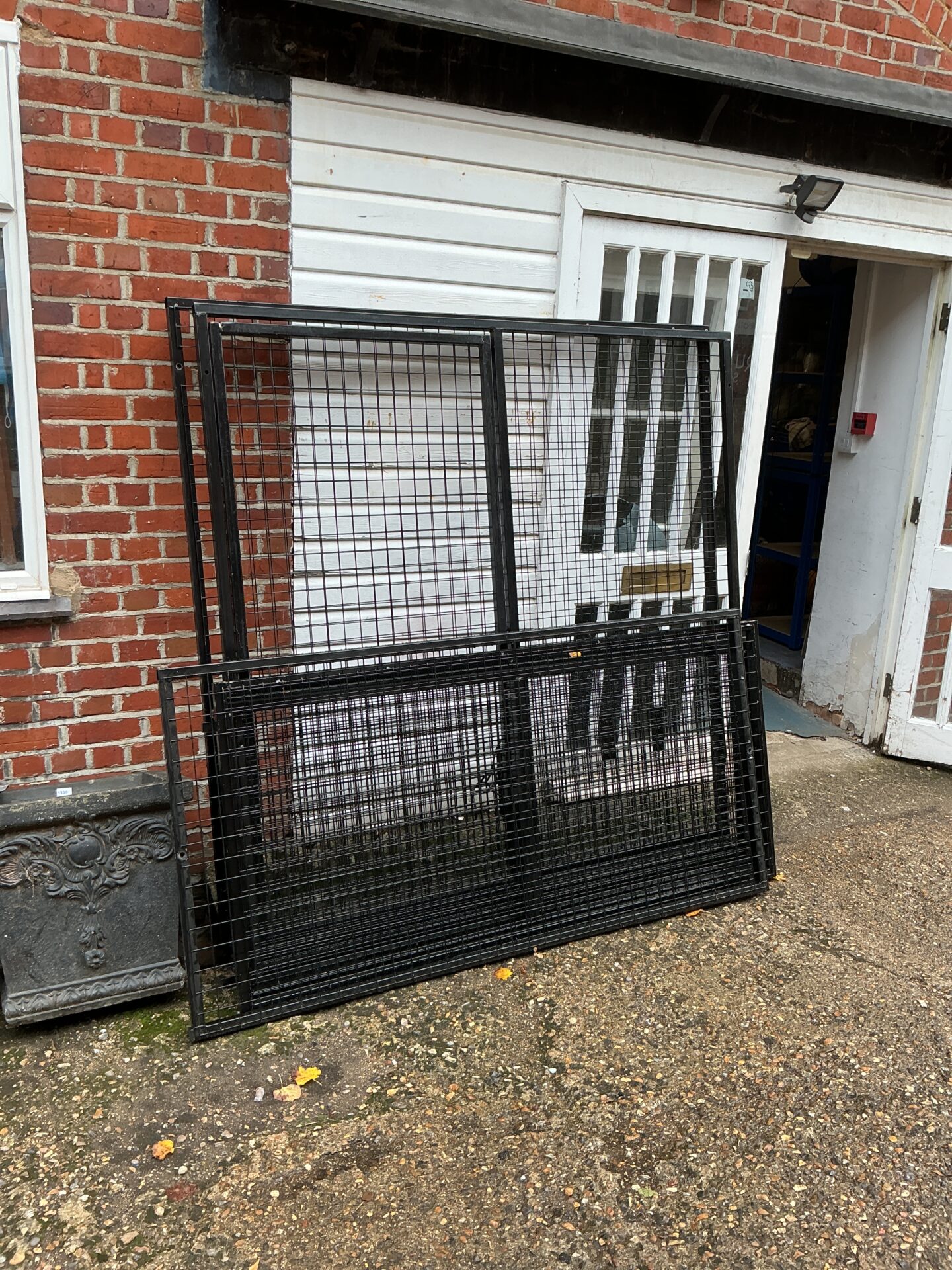 1136 Heavy duty Mesh Storage cage