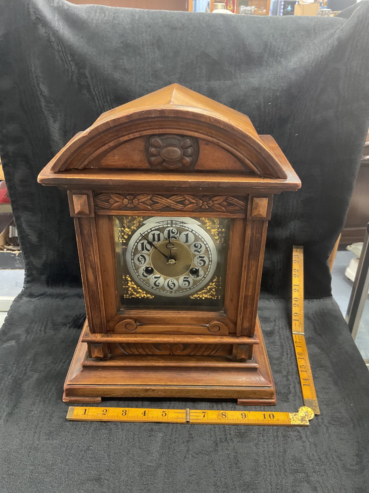 974 early 1900s German Junghans Twin Gong Oak bracket clock working with key