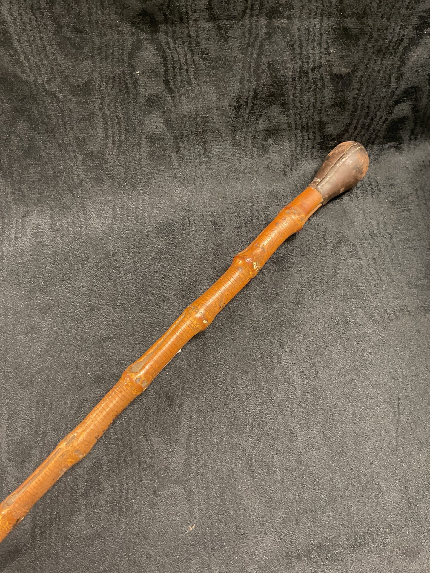862 29” bamboo trench stick with weighted leather knop