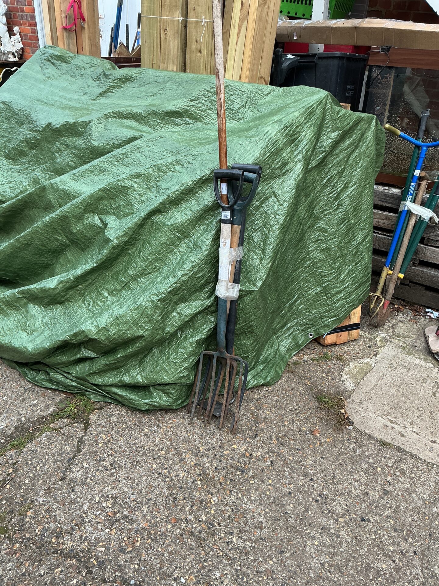 1207 Three digging Forks with hoe