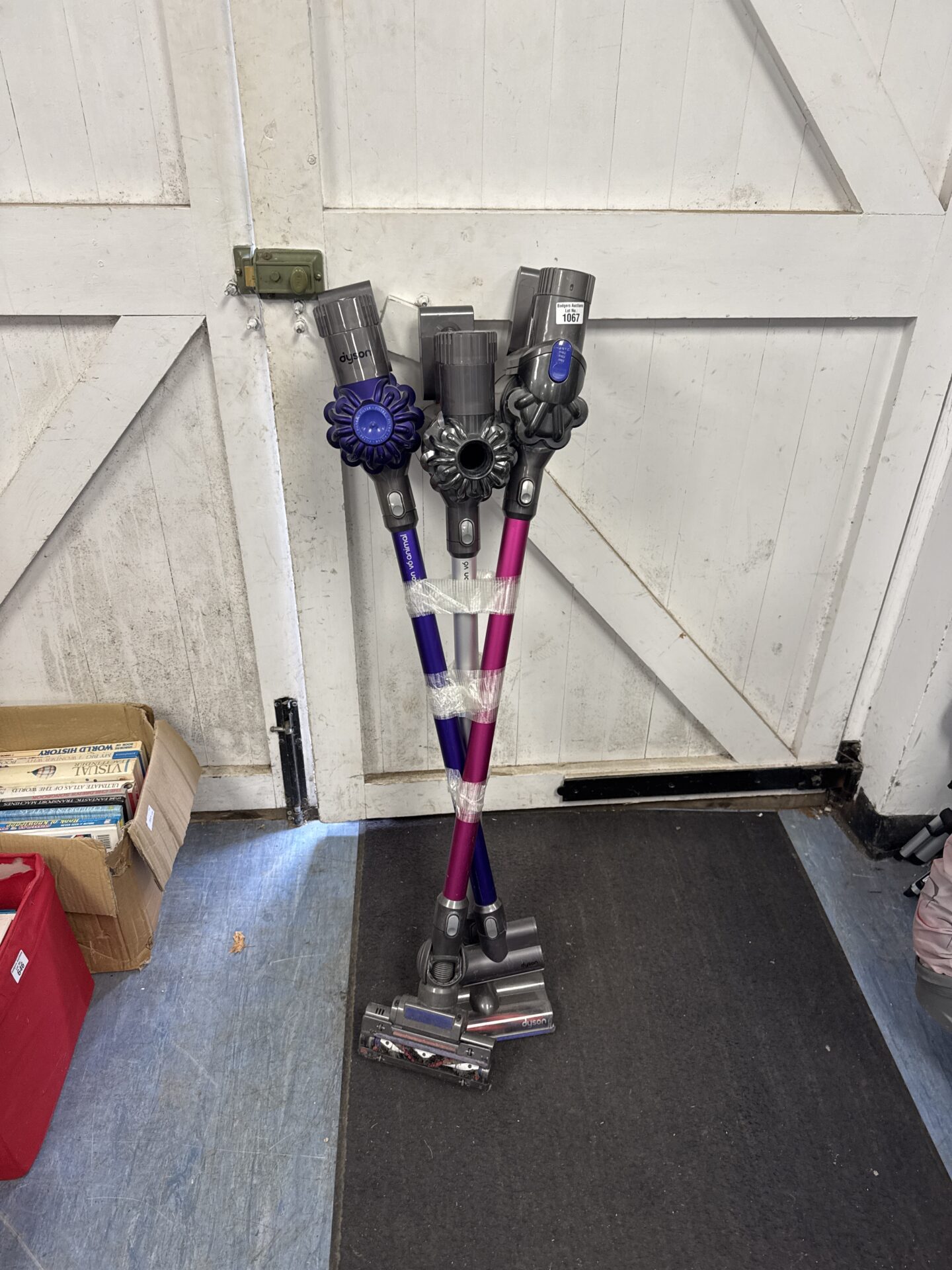 1067 Bundle of untested Dyson cordless hoovers inc v6 absolute