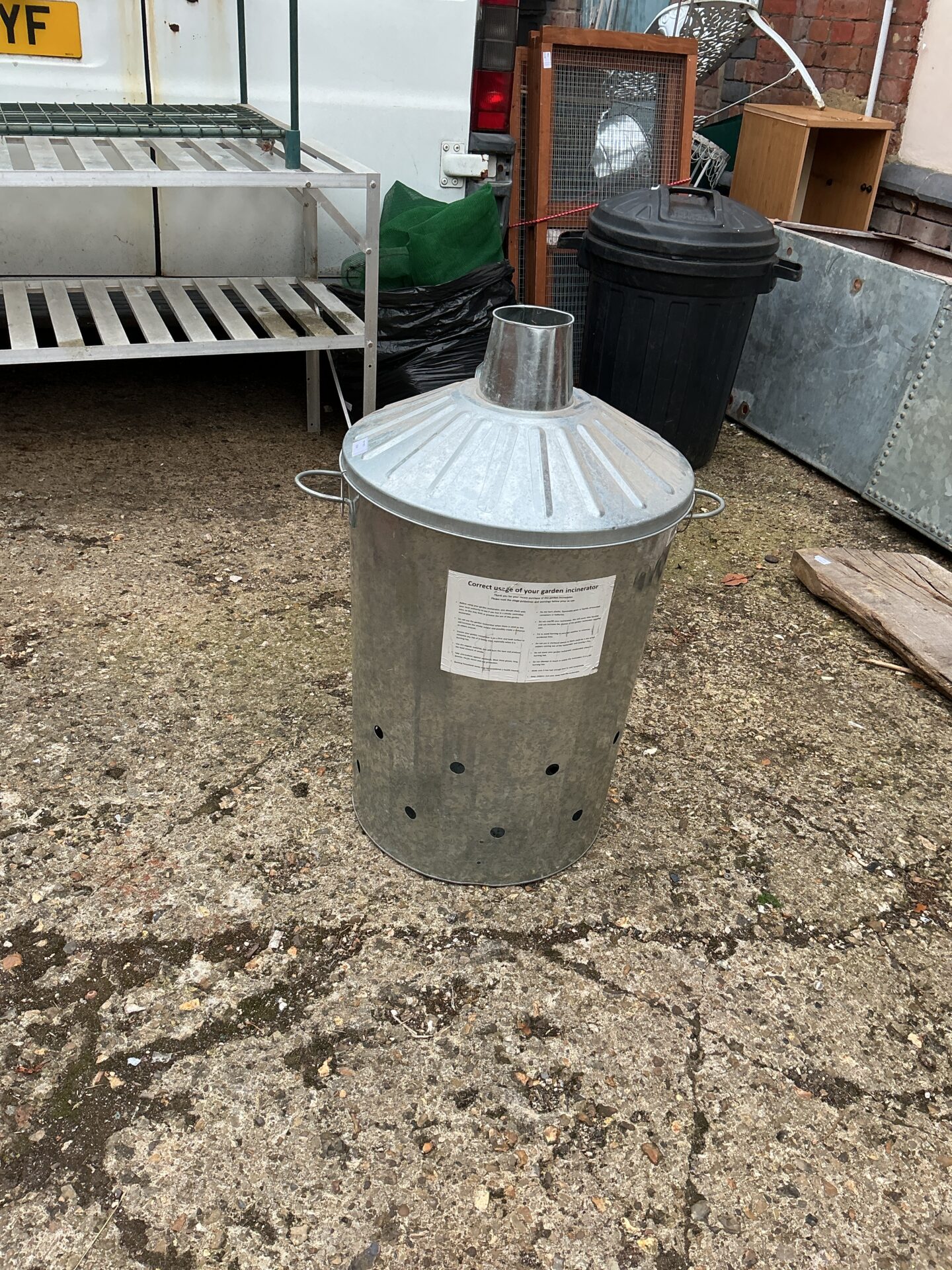 1231 Galvanised Garden incinerator