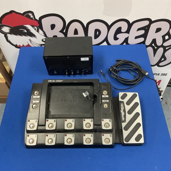 Digitech iPB-10 programmable pedalboard with JamVOX integration.