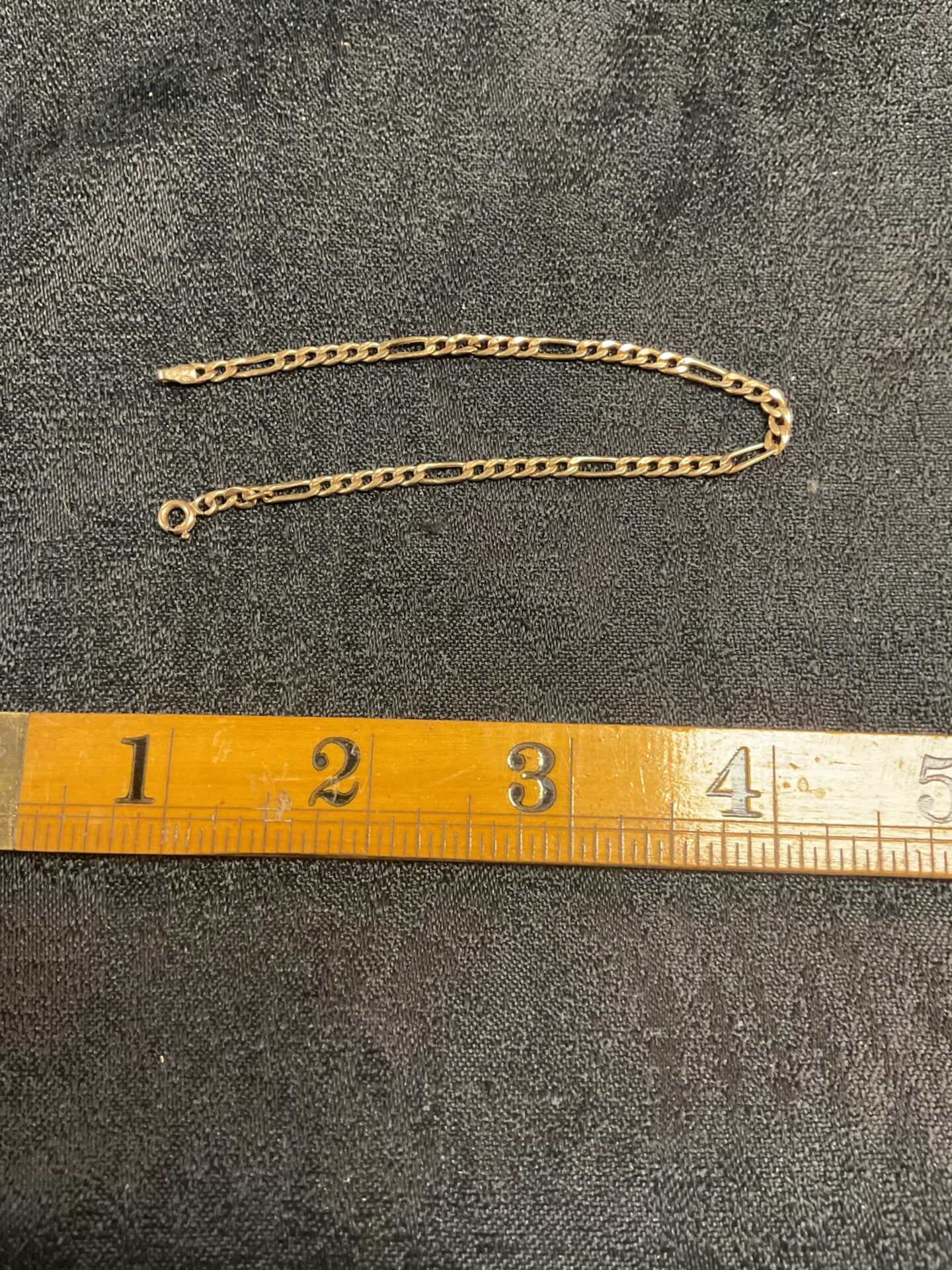 912 9ct Gold Figaro chain Bracelet 1.4g