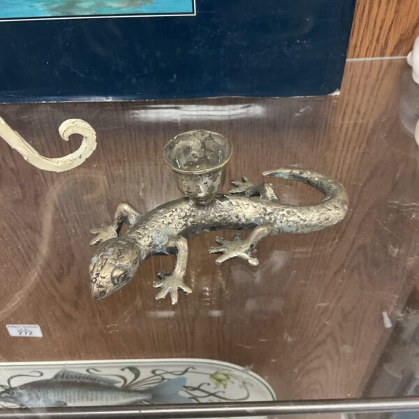 Vintage silver gecko candlestick, detailed lizard figurine for home decor.