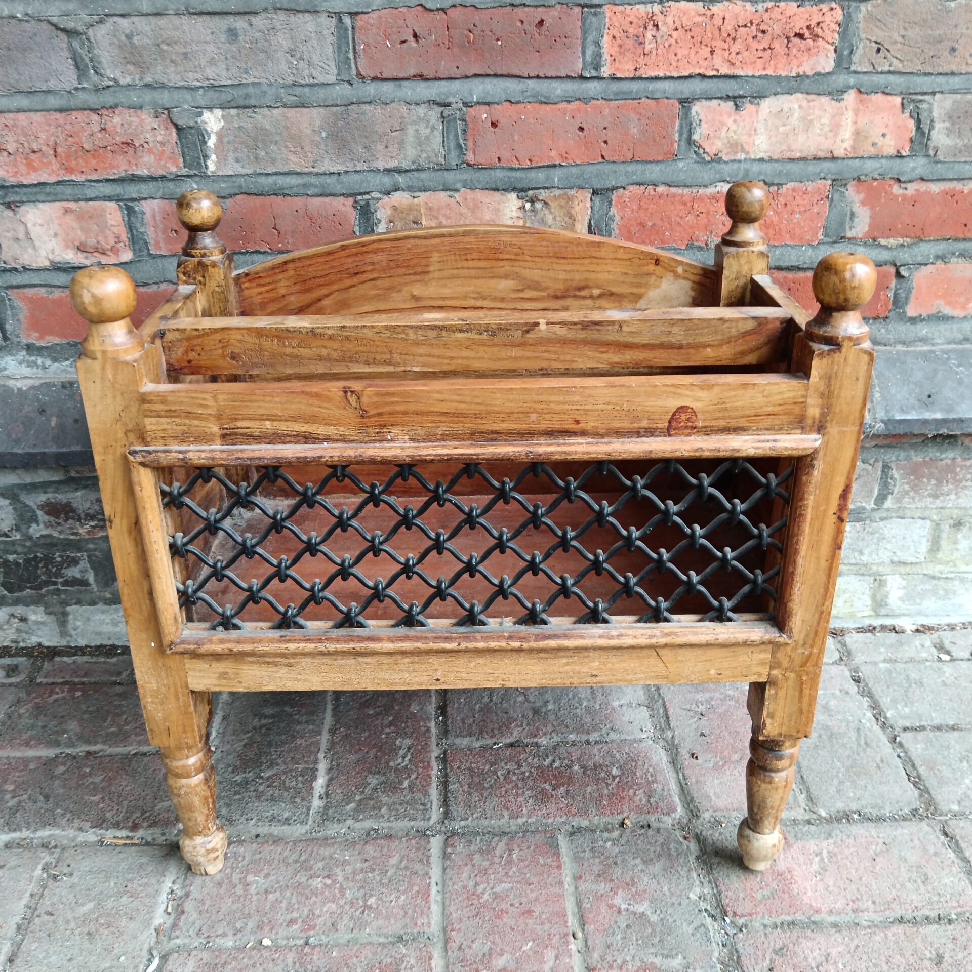 1138 Indian oak magazine rack with iron lattice front