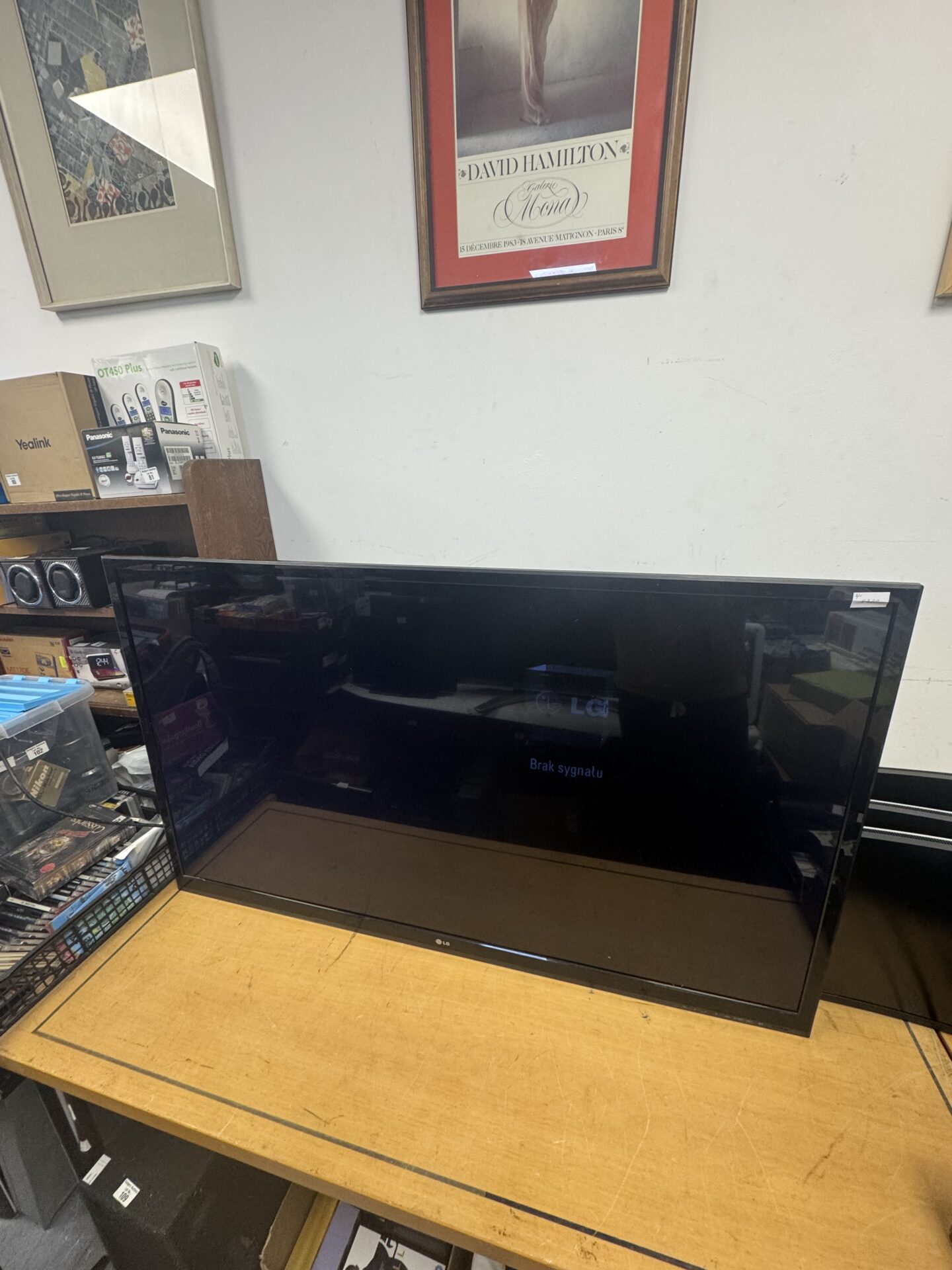 100 LG 55LM610C 55” TV working