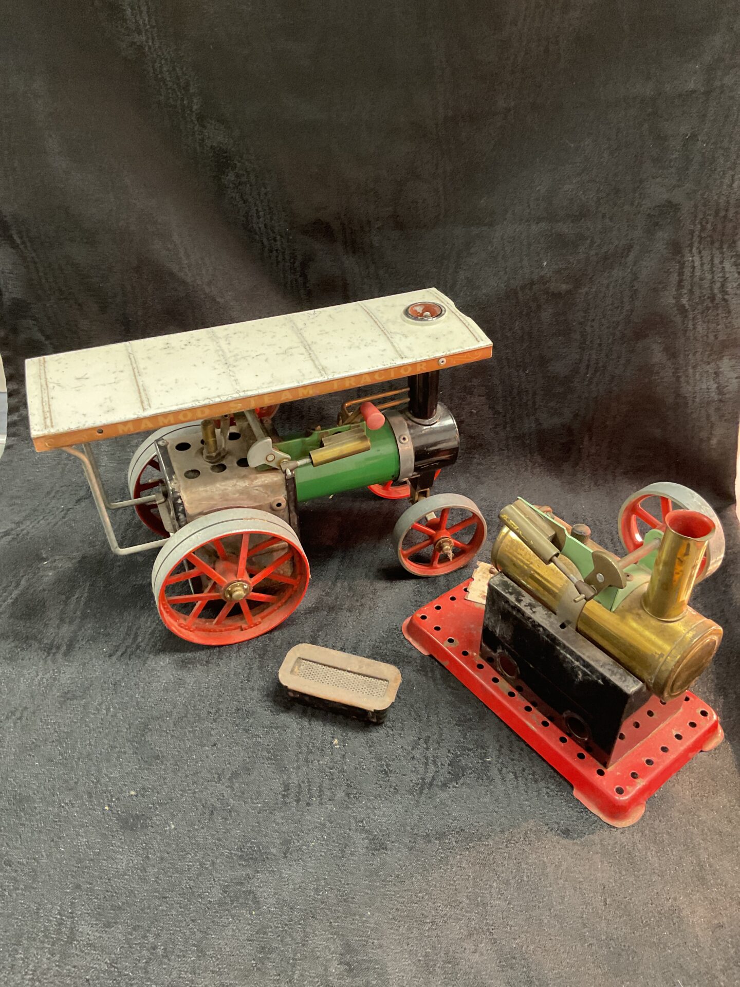 907 Vintage Mamod Steam Traction Engine plus static engine